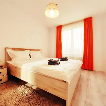 Апартаменти Bright&cozy Coresi C2 *