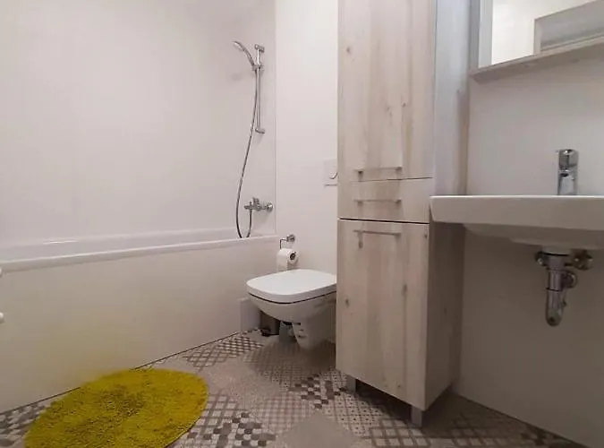 Апартаменти Bright&cozy Coresi C2